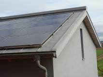 Nebengebäude mit PV Anlage