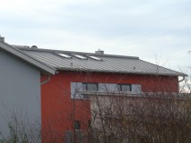 Hausdach mit Scharen Uginox